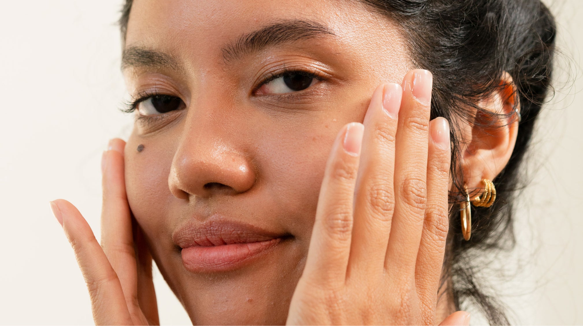 How to Prevent Seasonal Acne This Winter