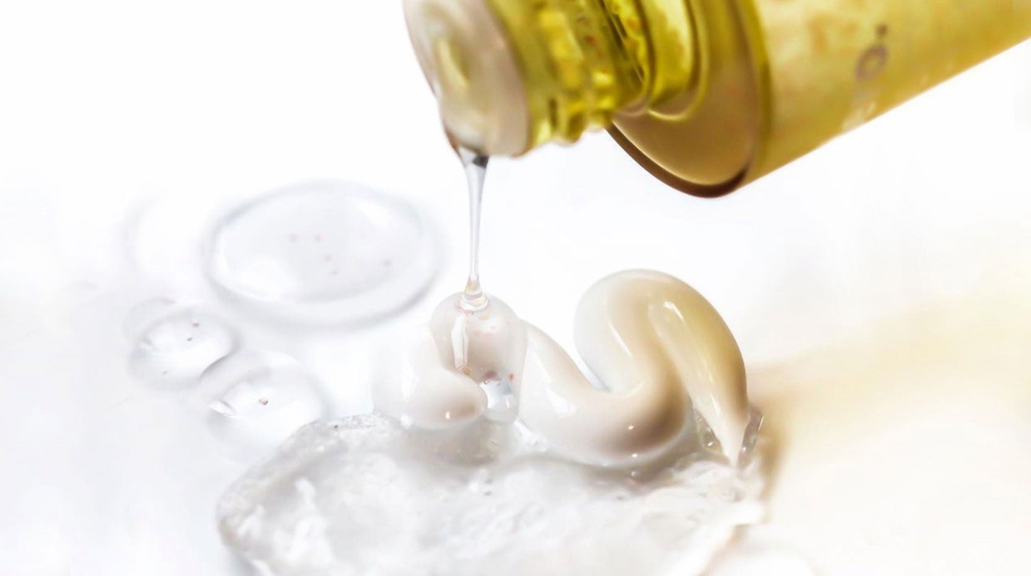 A Useful Guide to Chemical Exfoliants: What are AHAs, BHAs and PHAs?
